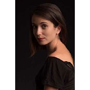 Claudia Gusmano - Networth, Bio, Birthdate, Age, Family & More