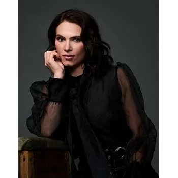 Claudia Lee Biography