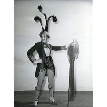 Cleo Ronson - Age, Bio, Birthdate, Family, Networth & More