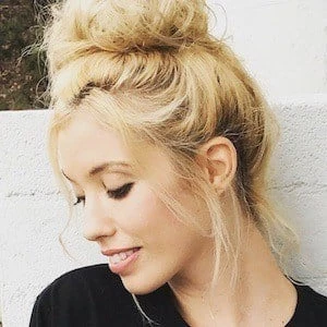 Laura Clery Biography