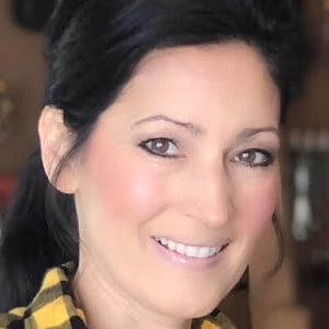 Jennifer Cline - Biography, Birthday, Family, Wki, Networth & More