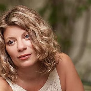 Cobie Jane - Age, Bio, Birthdate, Family, Networth & More