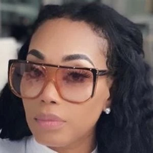 Sandy Coffee Biography