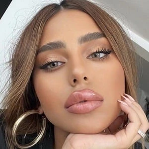 Aline Cohen - Birthplace, Bio, Wiki, Birthday, Family, Networth & More