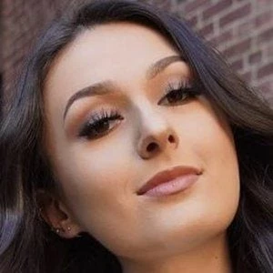 Lexi Cohen Biography