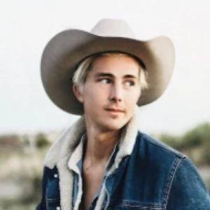 Logan Cole - Age, WIki, Birthday, Family, Networth & More