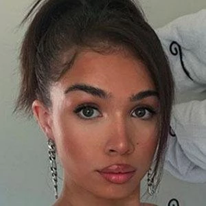 Hazel Concheri - Age, Bio, Birthdate, Family, Networth & More