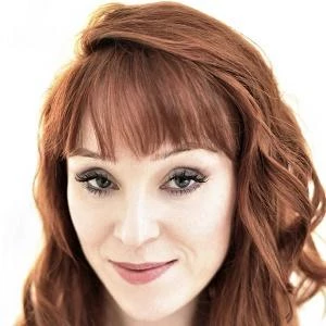 Ruth Connell Biography