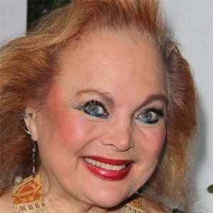 Carol Connors Biography