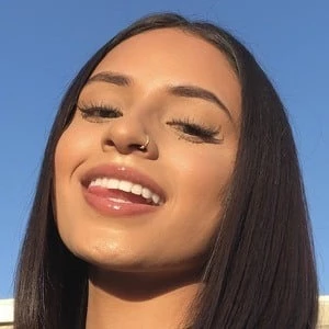 Leslie Contreras Biography