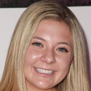 Jaclyn Corin - Networth, Bio, Wiki, Family, Birthday, Networth & More