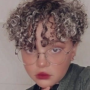 Júlia Costa - Adderess, Bio, Birthdate, Family, Wiki & More