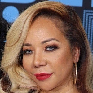 Tameka Harris Biography