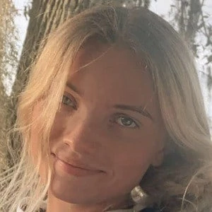 Khloe Couey - Networth, Bio, Wiki, Family, Birthday, Networth & More