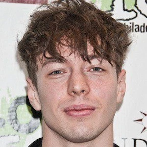 Barns Courtney - Income, Birthday, Family, Bio, Networth & More