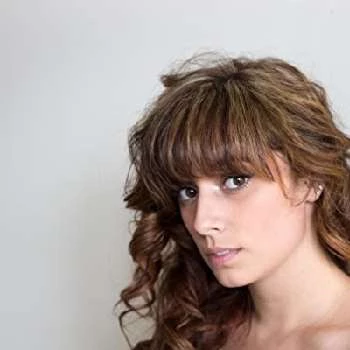 Courtney Groves - Age, Bio, Birthdate, Family, Networth & More