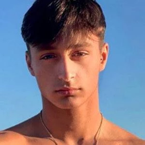 Ale Crespillo - Wiki, Family, Bio, Birthdate, Networth & More