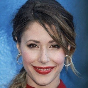 Amanda Crew - Age, Height, Birthdate, Bio, Family, Networth & More