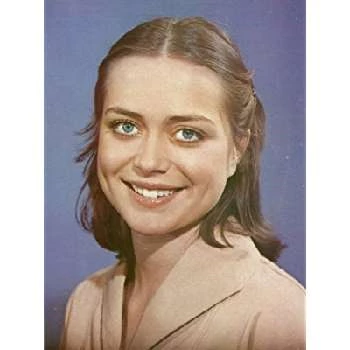 Cristina Mullins Biography