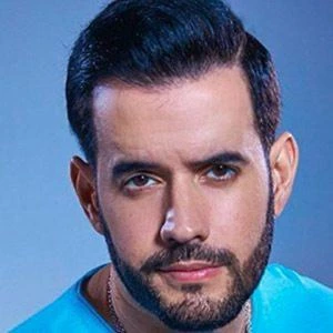 Manny Cruz Biography