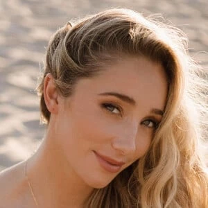 Aurora Culpo - Family, Bio, Birthday, Family, Income & More