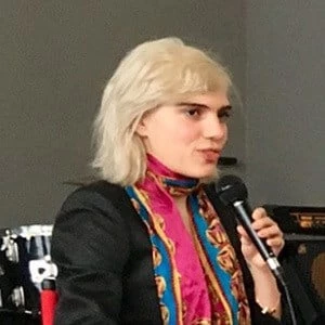 Julia Cumming Biography