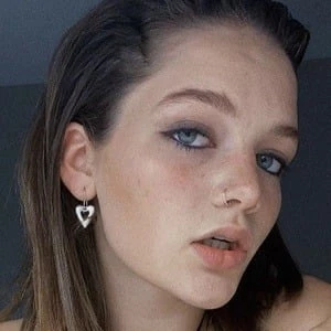 Maya Cumming Biography