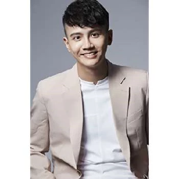 Curry Chen - Age, Bio, Birthdate, Family, Networth & More