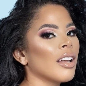 Pinky Curvy - Networth, Bio, Birthdate, Age, Family & More