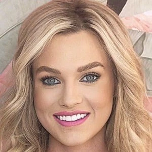 Taylor Cusack - Income, Birthday, Family, Bio, Networth & More