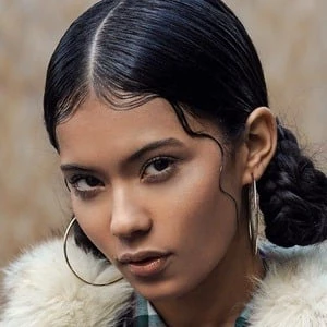 Juliana Custodio Biography