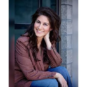 Cynthia Casaus - Age, Bio, Birthdate, Family, Networth & More