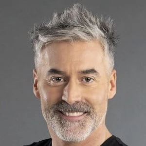 Carlos Díaz León - Family, Bio, Birthday, Family, Income & More