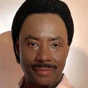 Donchez Dacres Biography
