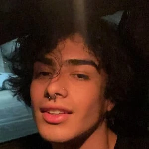 dahzuez - Age, Wiki, Birthdate, Bio, Networth, Family & More