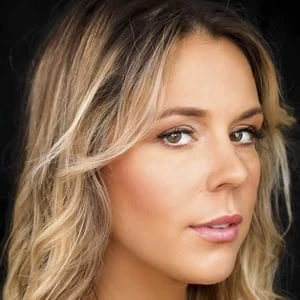 Dana Moon - Date Of Birth, Bio, Birthdate, Parents, Networth & More