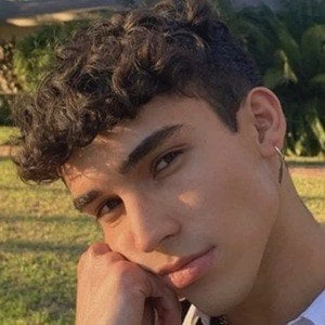 Carlos Daniel - Height, Bio, Wiki, Family, Birthplace, Networth & More