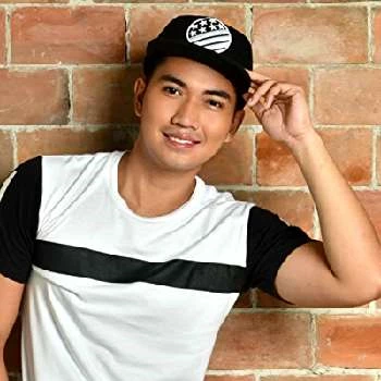 Daniel Dasalla Bato - Age, Bio, Birthdate, Family, Networth & More