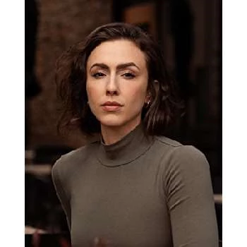 Danielle Chaves - Age, Bio, Birthdate, Family, Networth & More