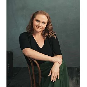 Danielle Macdonald Biography