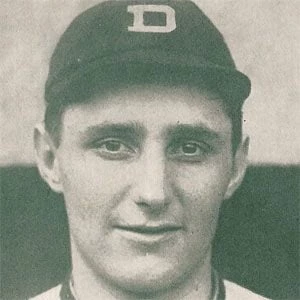 Hooks Dauss - Networth, Bio, Birthdate, Age, Family & More