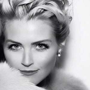 Lindsay Davis - Biography, Birthdate, Family, Networth & More