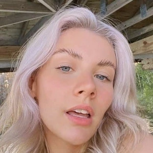 Paris Davis - Bio, Networth, Family, Age, Birthdate & More