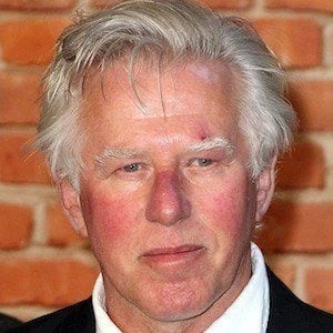 Phil Davis Biography