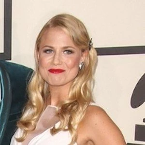 Tricia Davis Biography