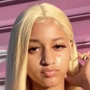 Dayana's Life - Adderess, Bio, Birthdate, Family, Wiki & More