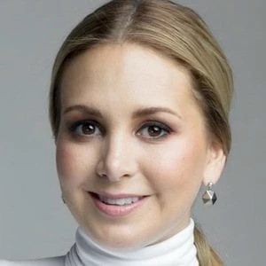 Florencia De Saracho - Family, Bio, Birthday, Family, Income & More