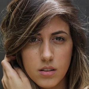 Caitlin Dechelle Biography