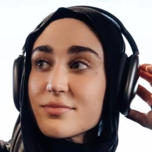 Leana Deeb Biography