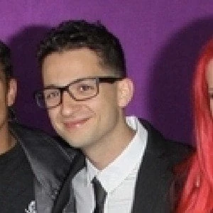 Nick Demoura Biography
